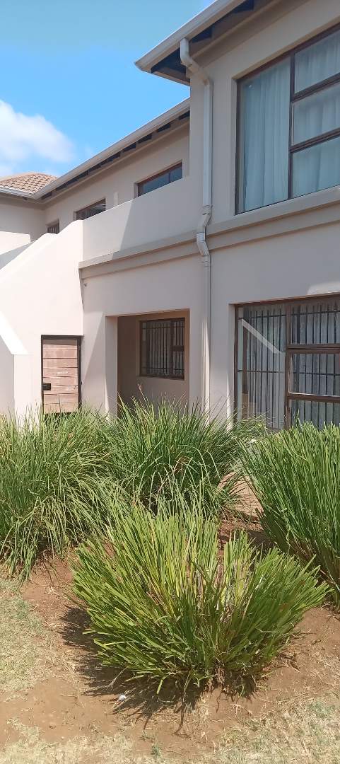 2 Bedroom Property for Sale in Hartbeespoort North West